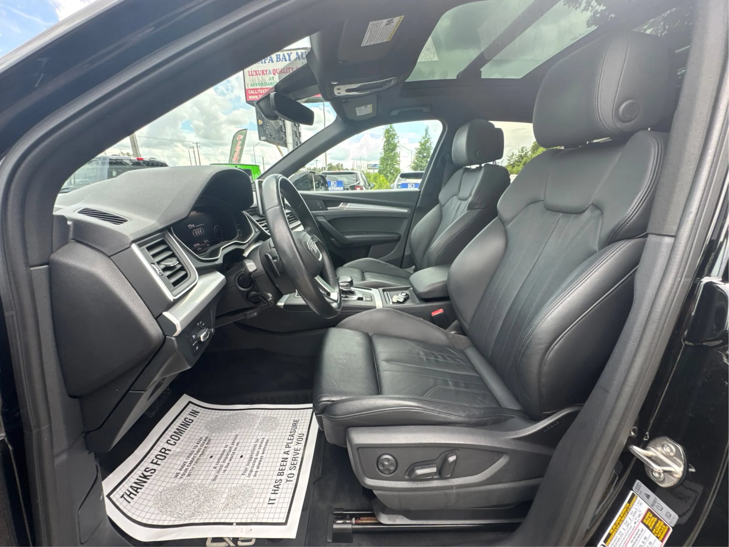 Used 2020 Audi Q5 2.0T Titanium Premium Plus w/ Premium Plus Package AWD/4WD image 11