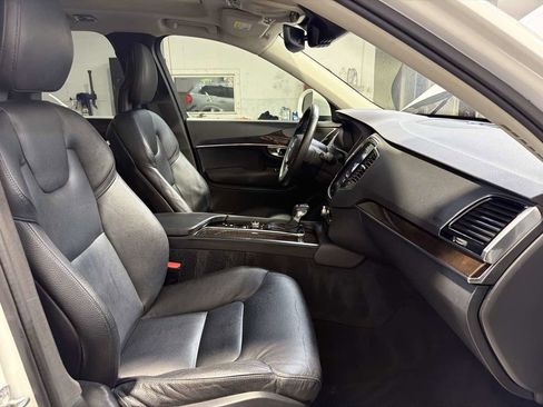 Used 2016 Volvo XC90 T6 Momentum w/ Momentum Plus Package AWD/4WD image 28