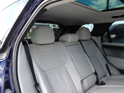 Used 2023 Land Rover Range Rover Sport SE image 17