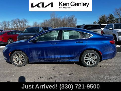 Used 2015 Chrysler 200 Limited w/ Convenience Group image 8