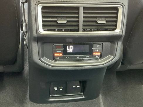 Certified 2025 Volkswagen Atlas SEL AWD/4WD image 18