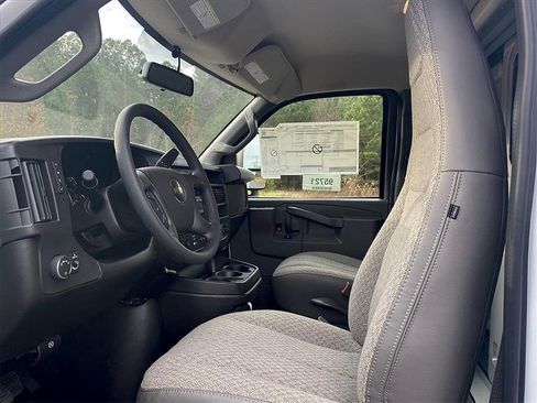 New 2025 Chevrolet Express 3500 Work Van w/ Power Convenience Package image 8