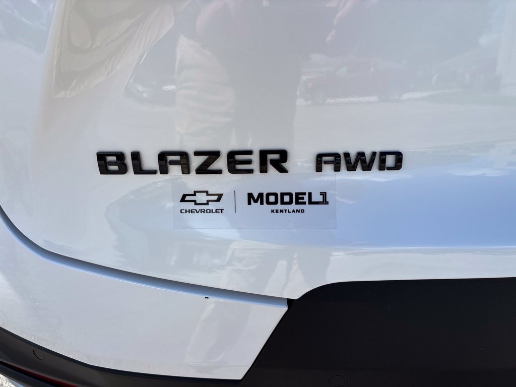 Used 2024 Chevrolet Blazer LT w/ Sound & Technology Package AWD/4WD image 9