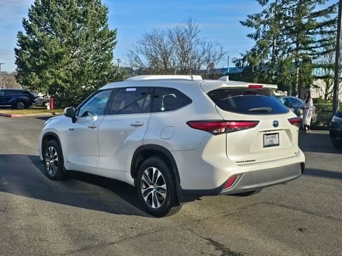 Used 2020 Toyota Highlander XLE image 5