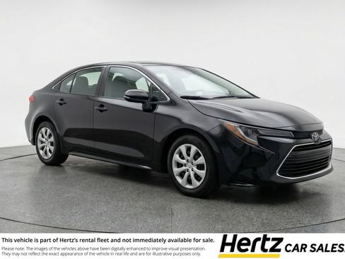 Used 2025 Toyota Corolla LE FWD image 1