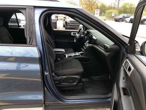 Used 2020 Ford Explorer XLT w/ Comfort Package AWD/4WD image 24