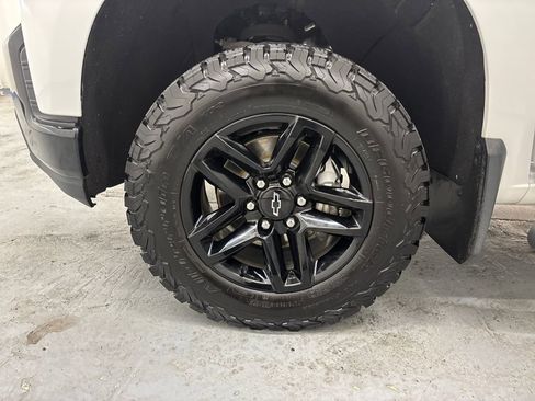 Used 2020 Chevrolet Silverado 1500 LT Trail Boss image 27