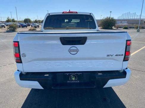 Certified 2024 Nissan Frontier SV image 5