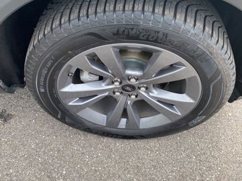 Used 2021 Ford Explorer XLT w/ Equipment Group 202A image 43