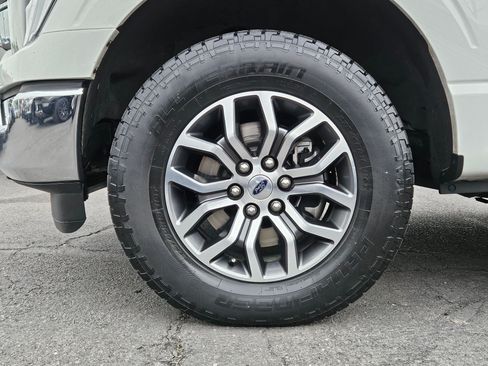 Used 2021 Ford F150 Lariat w/ Equipment Group 501A Mid AWD/4WD image 13