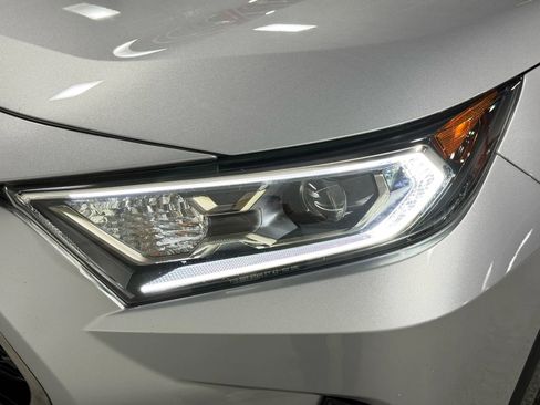 Used 2021 Toyota RAV4 SE image 69