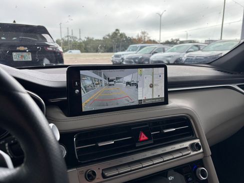 Used 2025 Genesis G70 2.5T image 17