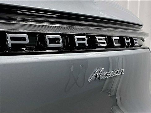 New 2026 Porsche Macan image 33