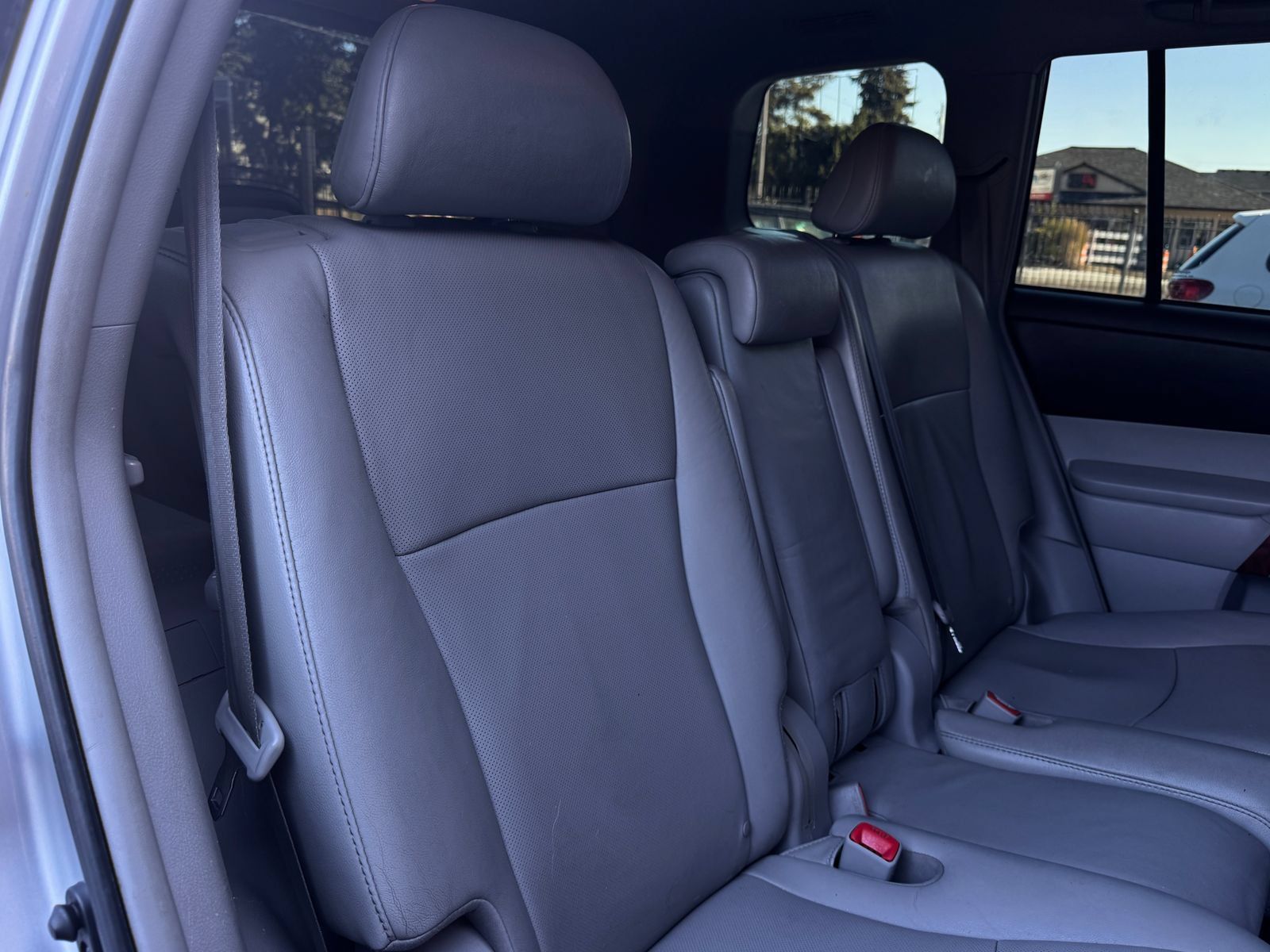 Used 2012 Toyota Highlander Limited w/ Tow Pkg AWD/4WD image 21