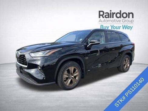 Used 2023 Toyota Highlander Bronze Edition AWD/4WD image 3