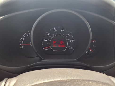 Used 2019 Kia Soul + FWD image 11