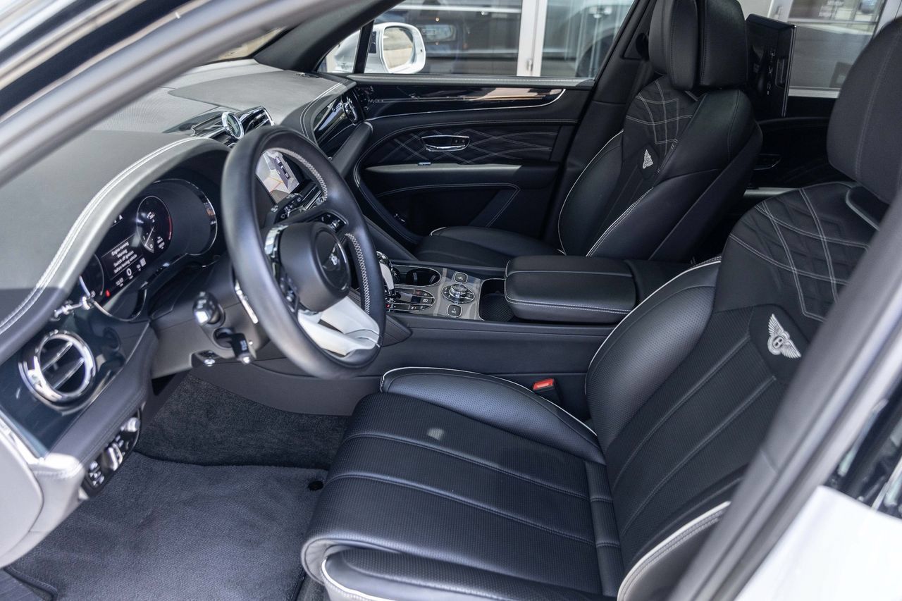 Certified 2023 Bentley Bentayga Extended Wheelbase AWD/4WD image 24