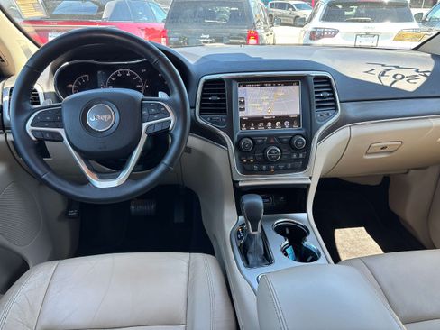 Certified 2017 Jeep Grand Cherokee Limited AWD/4WD image 17