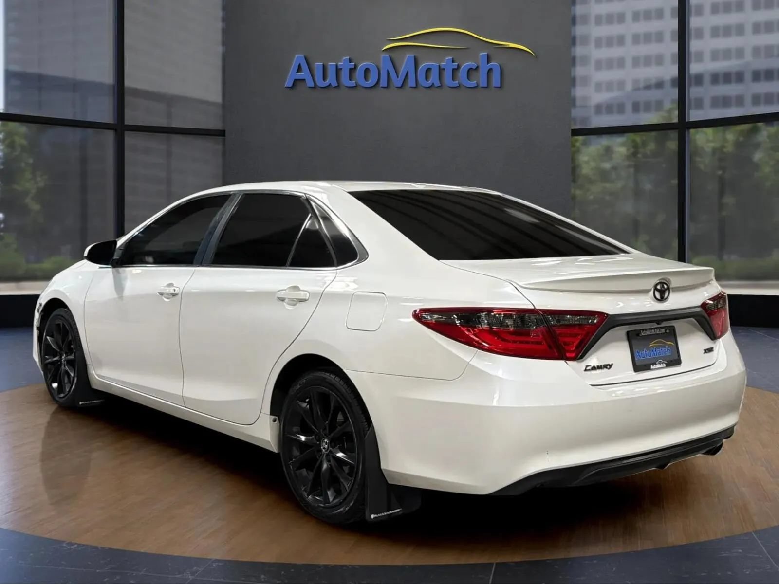 Used 2015 Toyota Camry XSE FWD image 8