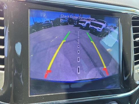 Used 2019 Jeep Grand Cherokee Limited AWD/4WD image 10