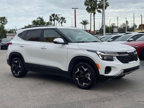 Certified 2024 Kia Seltos EX FWD image 7