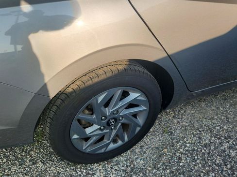 Used 2024 Hyundai Elantra SEL FWD image 3