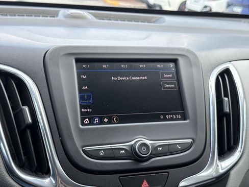 Used 2020 Chevrolet Equinox LS FWD image 18