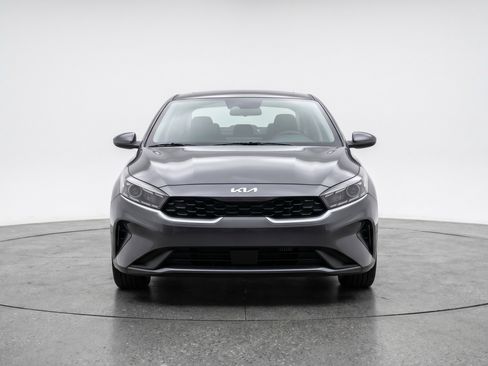 Used 2025 Kia K4 LXS image 2