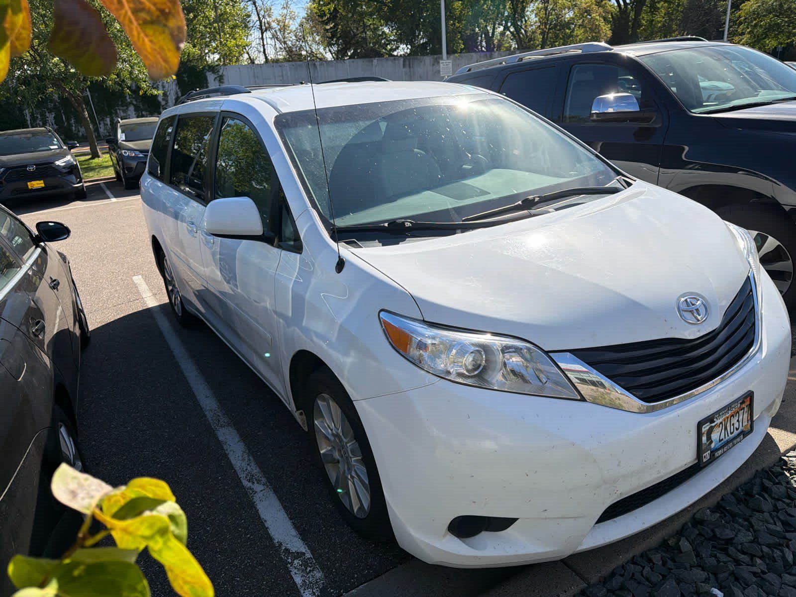 Used 2013 Toyota Sienna LE w/ Towing Pkg AWD/4WD image 4