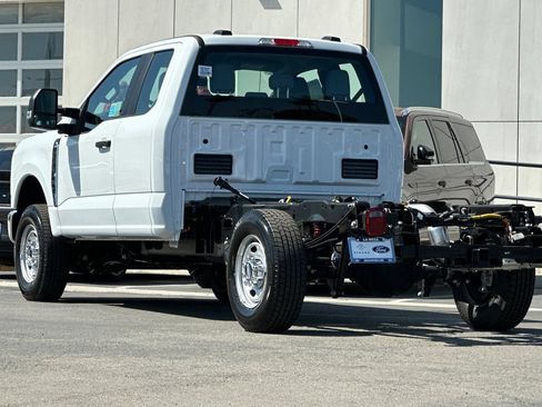 New 2026 Ford F250 XL w/ XL Chrome Package AWD/4WD image 5