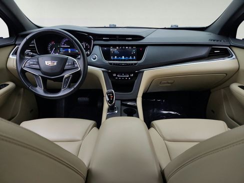 Used 2019 Cadillac XT5 FWD image 23