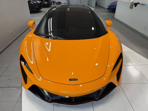 Used 2023 McLaren Artura image 10