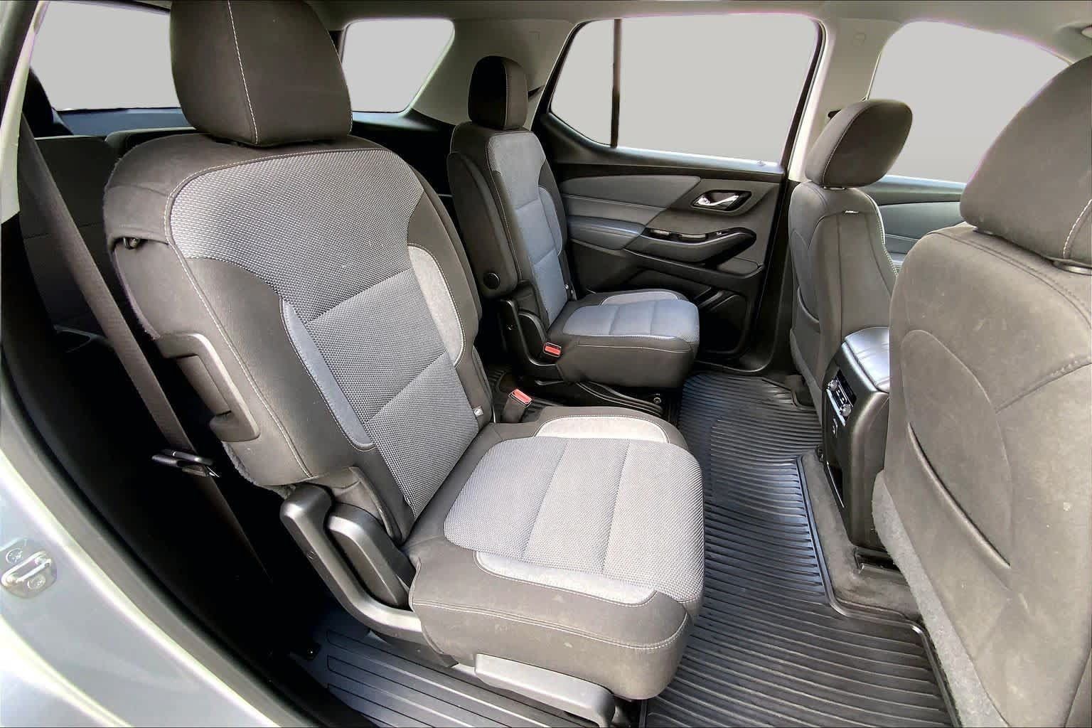 Used 2019 Chevrolet Traverse LT FWD image 19