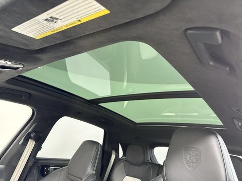 Certified 2023 Porsche Cayenne Turbo AWD/4WD image 41