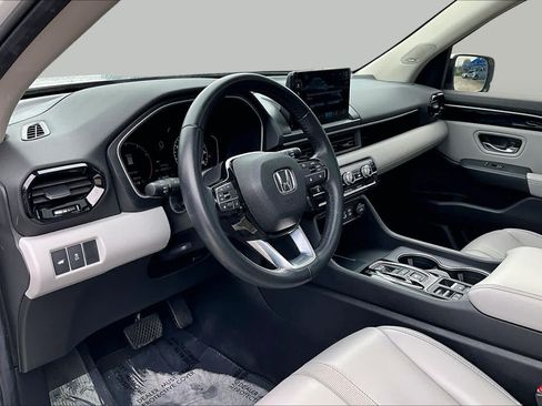 Used 2023 Honda Pilot Touring image 17