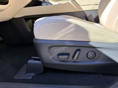 Certified 2025 INFINITI QX60 Luxe image 10