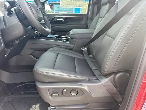 New 2026 Chevrolet Suburban Z71 image 11