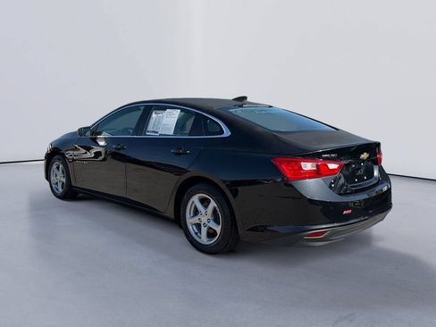 Used 2017 Chevrolet Malibu LS w/ LPO, Convenience Package 1 FWD image 5