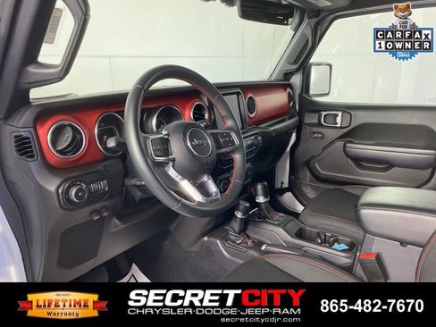 Used 2022 Jeep Wrangler Unlimited Rubicon AWD/4WD image 11