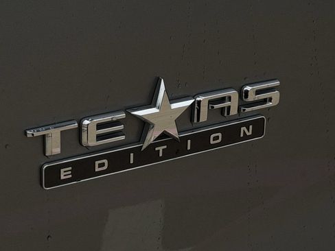 Used 2020 Chevrolet Silverado 1500 LT w/ Texas Edition AWD/4WD image 11