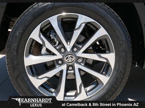 Used 2024 Toyota Corolla Cross XLE w/ Convenience Package FWD image 21