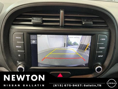 Used 2025 Kia Soul LX FWD image 7