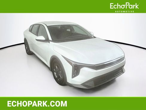 Used 2025 Kia K4 FWD image 1