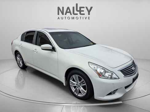 Used 2011 INFINITI G37 x w/ Premium Pkg image 7