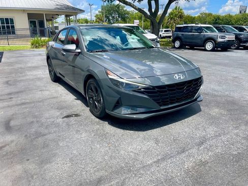 Used 2023 Hyundai Elantra SEL FWD image 5