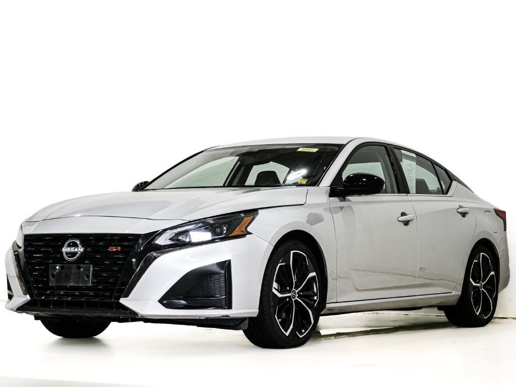 Used 2024 Nissan Altima 2.5 SR FWD image 3