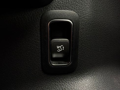 Used 2025 Mercedes-Benz GLA 250 image 25