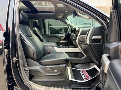 Used 2017 Ford F250 Lariat w/ Lariat Ultimate Package AWD/4WD image 42
