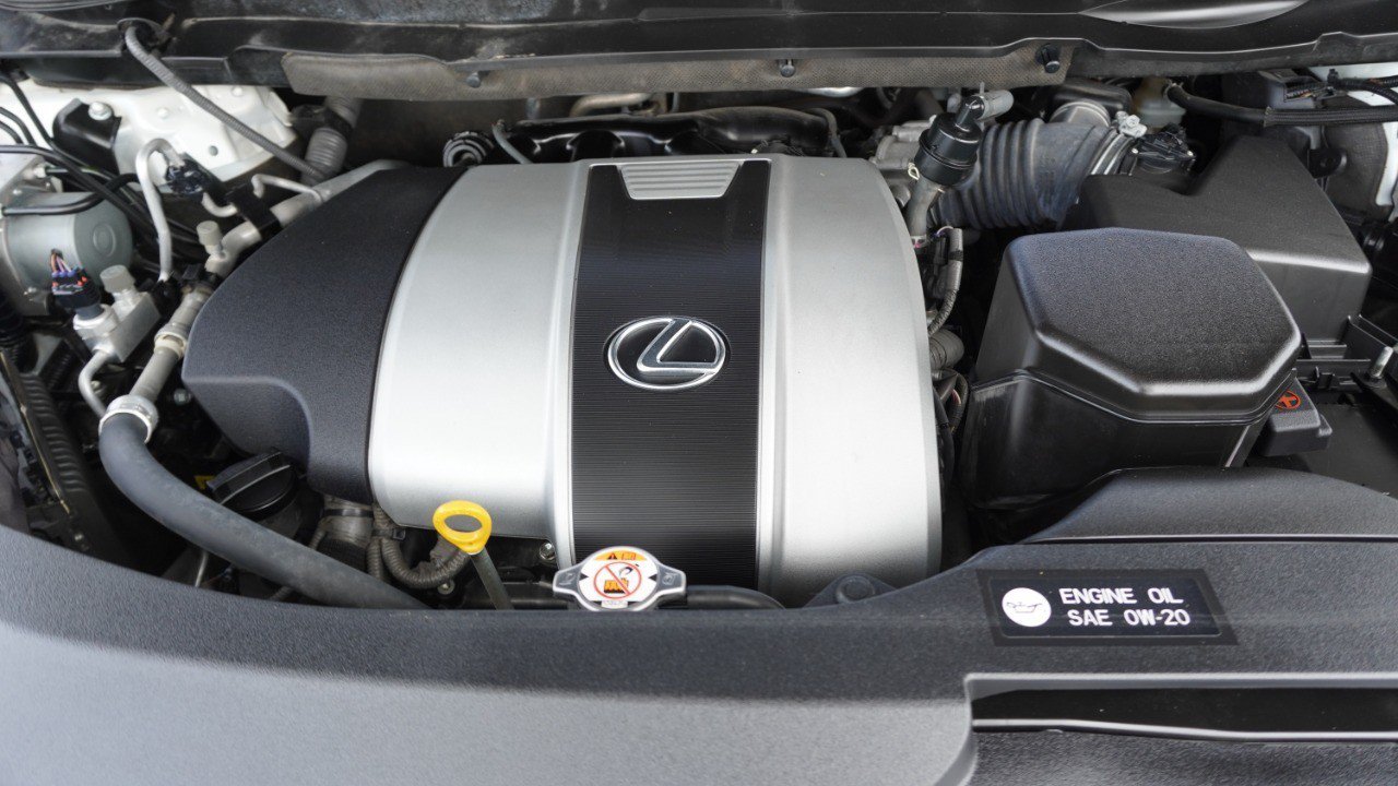 Used 2019 Lexus RX 350L Luxury w/ Accessory Package AWD/4WD image 38
