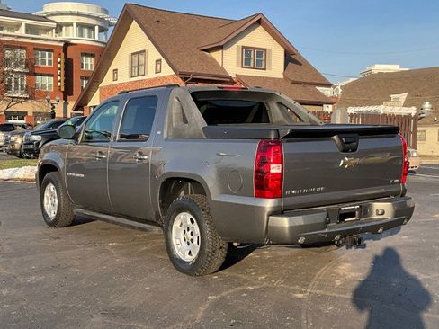 Used 2009 Chevrolet Avalanche LT w/ Convenience Package #1 image 5